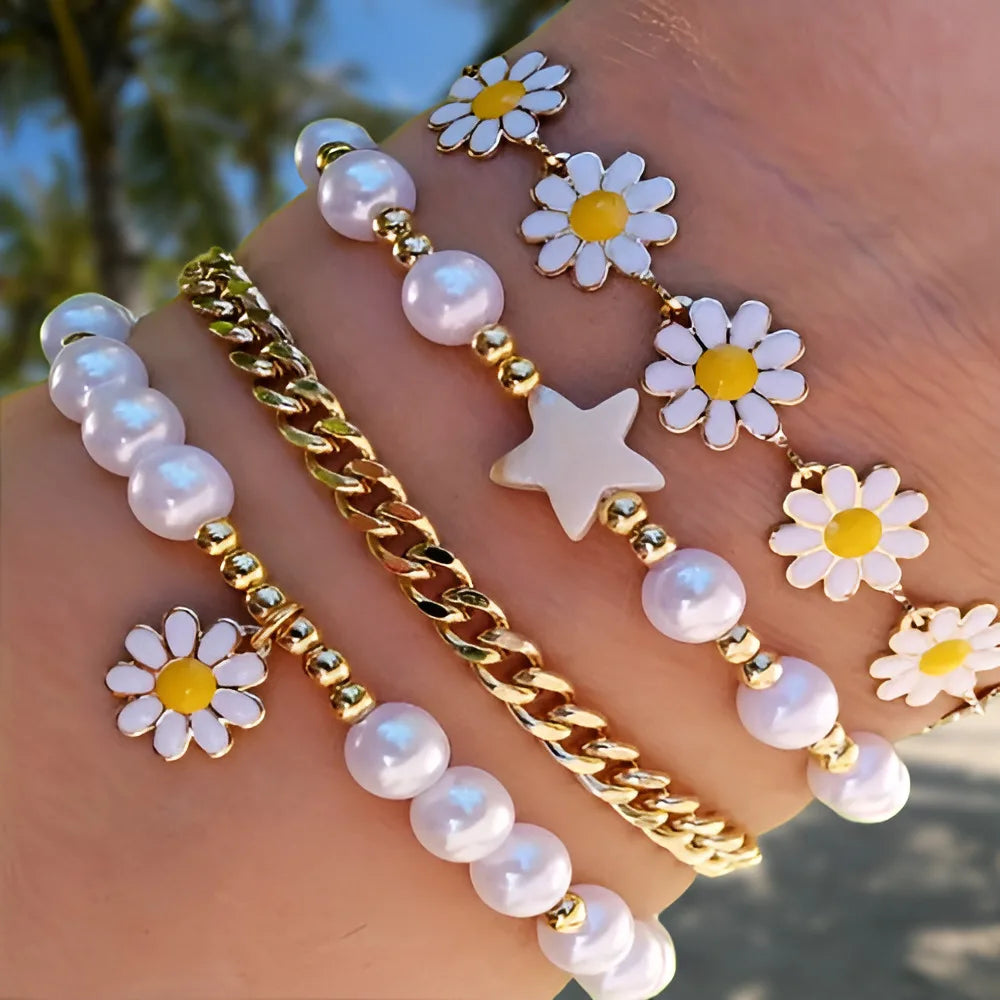 Vintage Daisy Flower Pendant Faux Pearl Bracelet